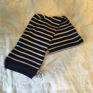 GAP blue/white stripe scarf